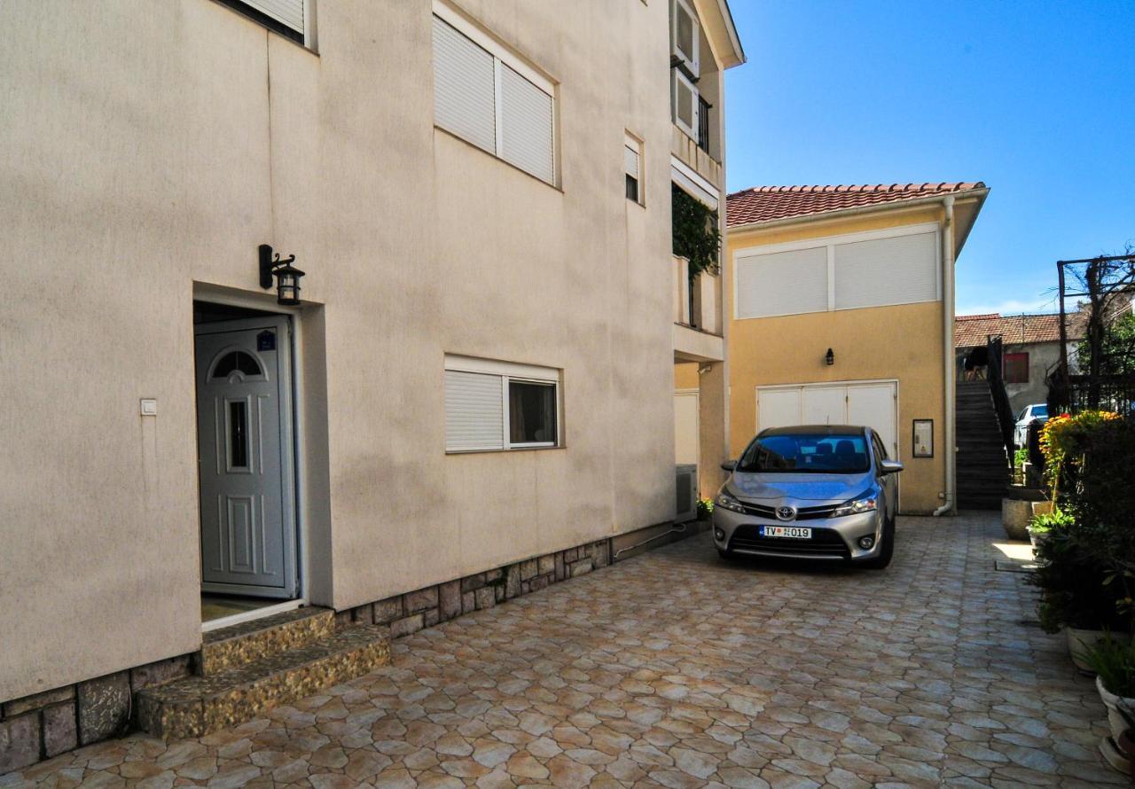 Apartmani Franovic Tivat Eksteriør bilde